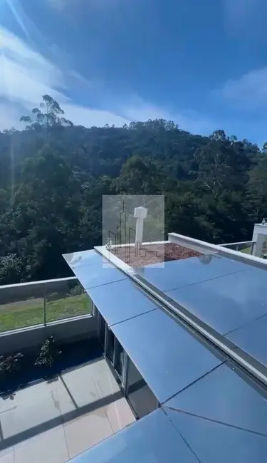 Casa de Condomínio com 3 quartos para alugar, 200m2 em Tamboré, Santana De Parnaiba - SP - imagem 5 Foto 5 de Casa de Condomínio com 3 quartos para alugar, 200m2 em Tamboré, Santana De Parnaiba - SP