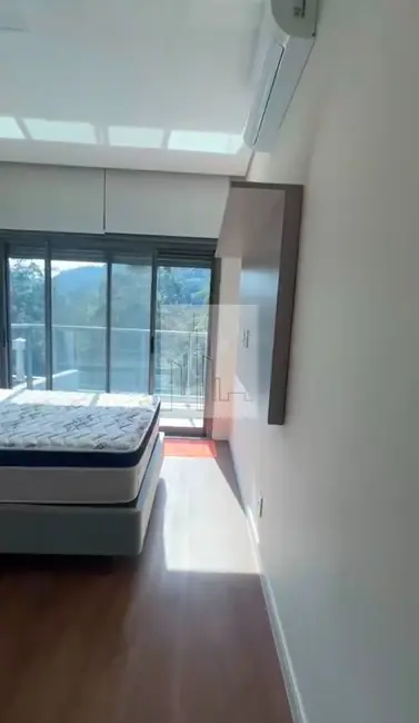 Casa de Condomínio com 3 quartos para alugar, 200m2 em Tamboré, Santana De Parnaiba - SP - imagem 8 Foto 8 de Casa de Condomínio com 3 quartos para alugar, 200m2 em Tamboré, Santana De Parnaiba - SP