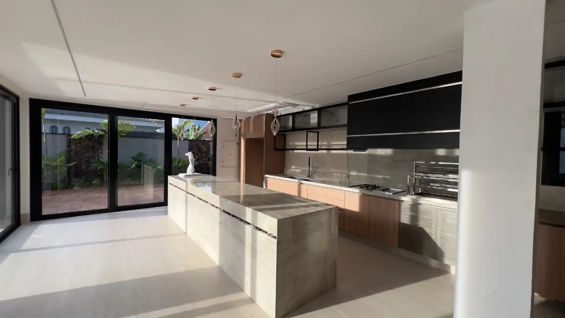 Casa de Condomínio com 5 quartos à venda, 840m2 em Barueri - SP - imagem 4 Foto 4 de Casa de Condomínio com 5 quartos à venda, 840m2 em Barueri - SP