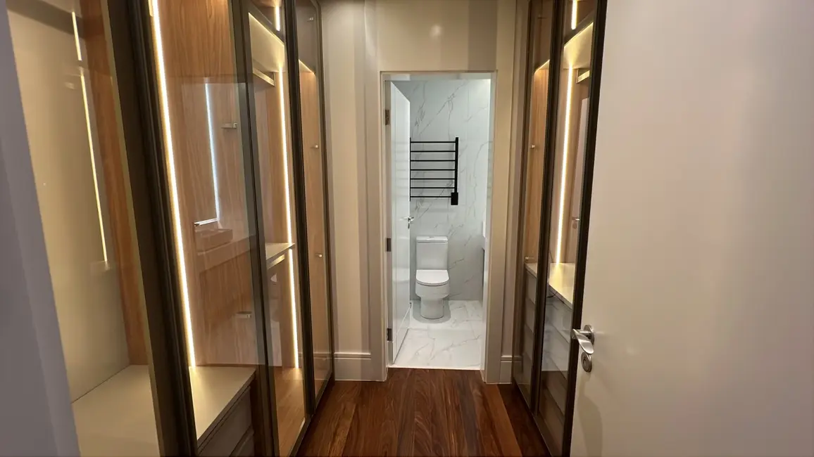 Casa de Condomínio com 5 quartos à venda, 840m2 em Barueri - SP - imagem 8 Foto 8 de Casa de Condomínio com 5 quartos à venda, 840m2 em Barueri - SP