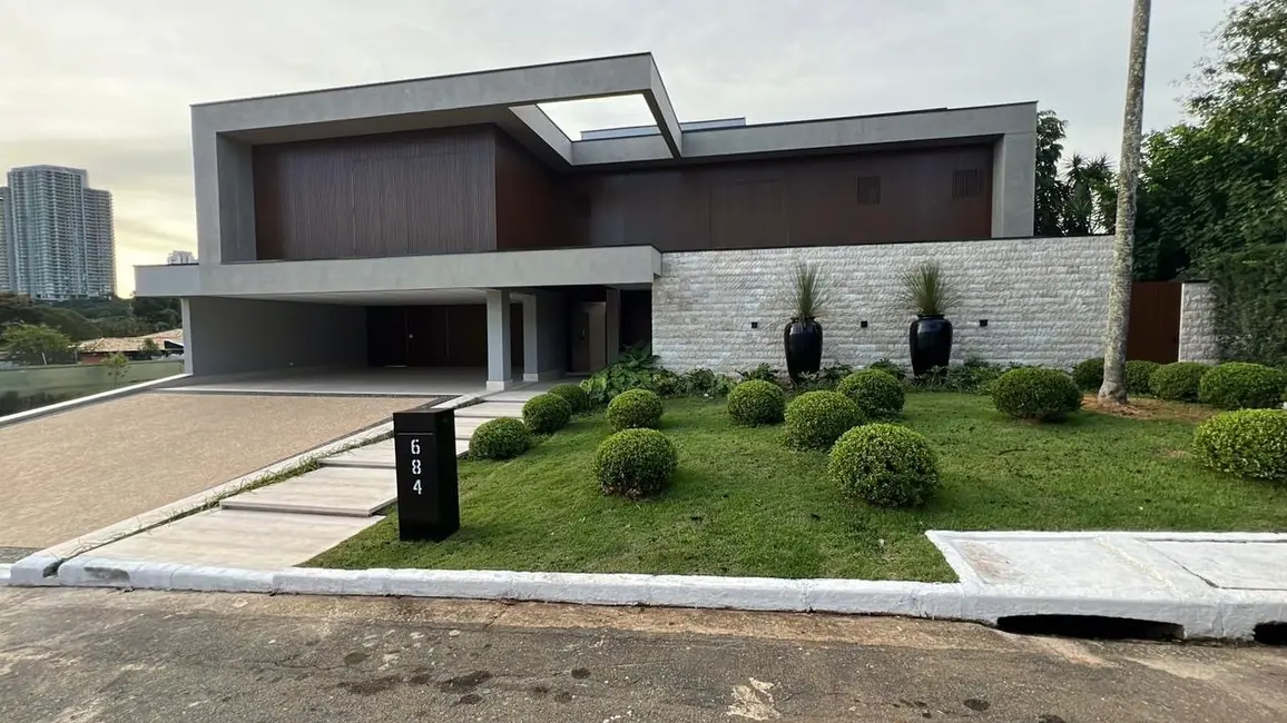 Casa de Condomínio com 5 quartos à venda, 840m2 em Barueri - SP - imagem 1 Foto 1 de Casa de Condomínio com 5 quartos à venda, 840m2 em Barueri - SP