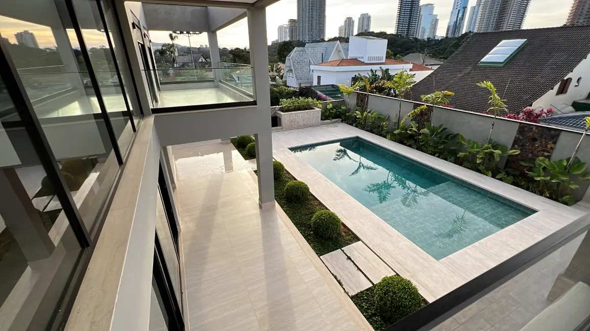 Casa de Condomínio com 5 quartos à venda, 840m2 em Barueri - SP - imagem 7 Foto 7 de Casa de Condomínio com 5 quartos à venda, 840m2 em Barueri - SP
