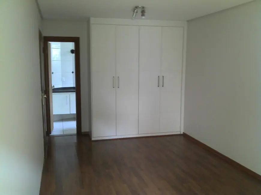 Casa de Condomínio com 4 quartos para alugar, 425m2 em Alphaville, Santana De Parnaiba - SP - imagem 6 Foto 6 de Casa de Condomínio com 4 quartos para alugar, 425m2 em Alphaville, Santana De Parnaiba - SP