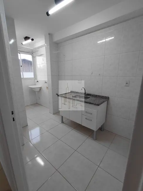 Foto 4 de Apartamento com 2 quartos à venda e para alugar, 52m2 em Vila Caldas, Carapicuiba - SP