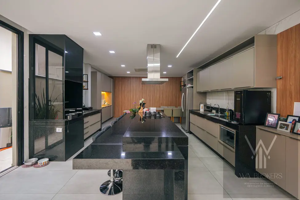 Casa com 4 quartos à venda, 454m2 em Alphaville, Santana De Parnaiba - SP - imagem 7 Foto 7 de Casa com 4 quartos à venda, 454m2 em Alphaville, Santana De Parnaiba - SP