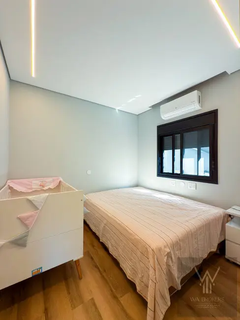 Foto 5 de Casa com 4 quartos à venda, 180m2 em Suru, Santana De Parnaiba - SP