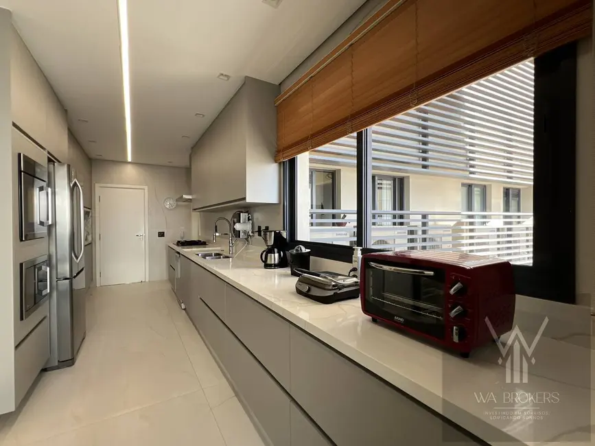 Apartamento com 4 quartos à venda, 344m2 em Alphaville Industrial, Barueri - SP - imagem 1 Foto 1 de Apartamento com 4 quartos à venda, 344m2 em Alphaville Industrial, Barueri - SP