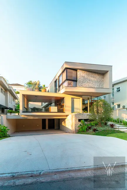 Casa com 4 quartos à venda, 420m2 em Tamboré, Santana De Parnaiba - SP - imagem 1 Foto 1 de Casa com 4 quartos à venda, 420m2 em Tamboré, Santana De Parnaiba - SP