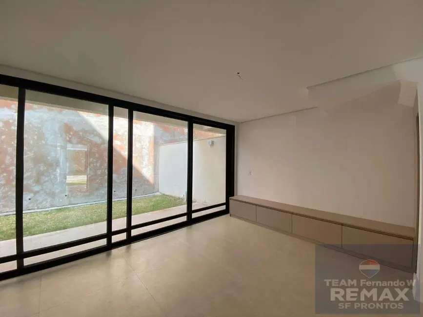 Casa com 4 quartos à venda, 214m2 em Santana De Parnaiba - SP - imagem 8 Foto 8 de Casa com 4 quartos à venda, 214m2 em Santana De Parnaiba - SP
