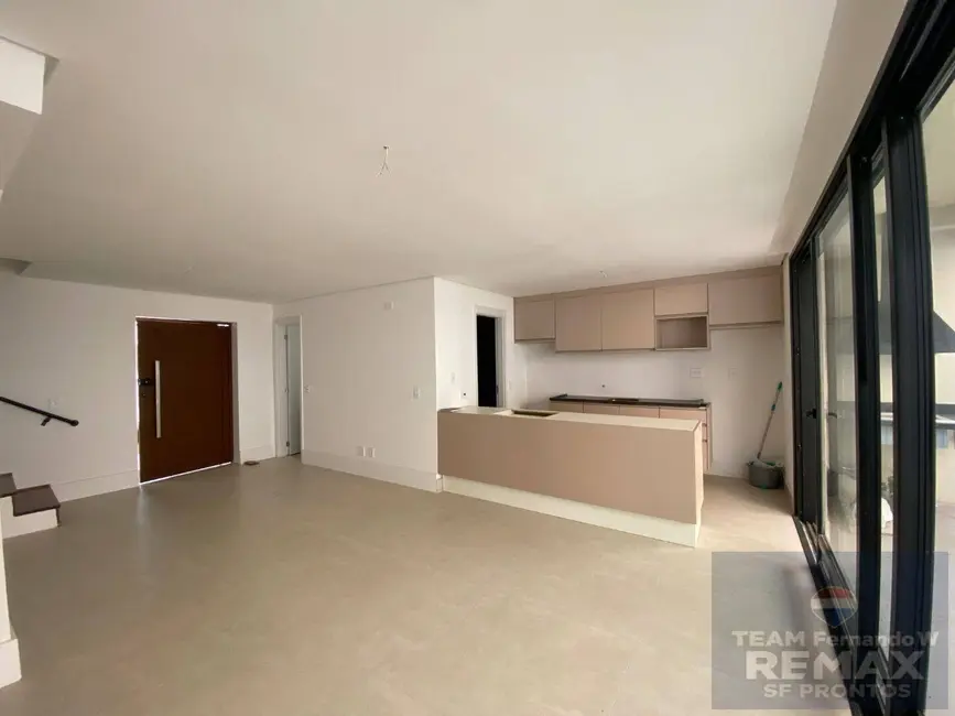 Casa com 4 quartos à venda, 214m2 em Santana De Parnaiba - SP - imagem 2 Foto 2 de Casa com 4 quartos à venda, 214m2 em Santana De Parnaiba - SP