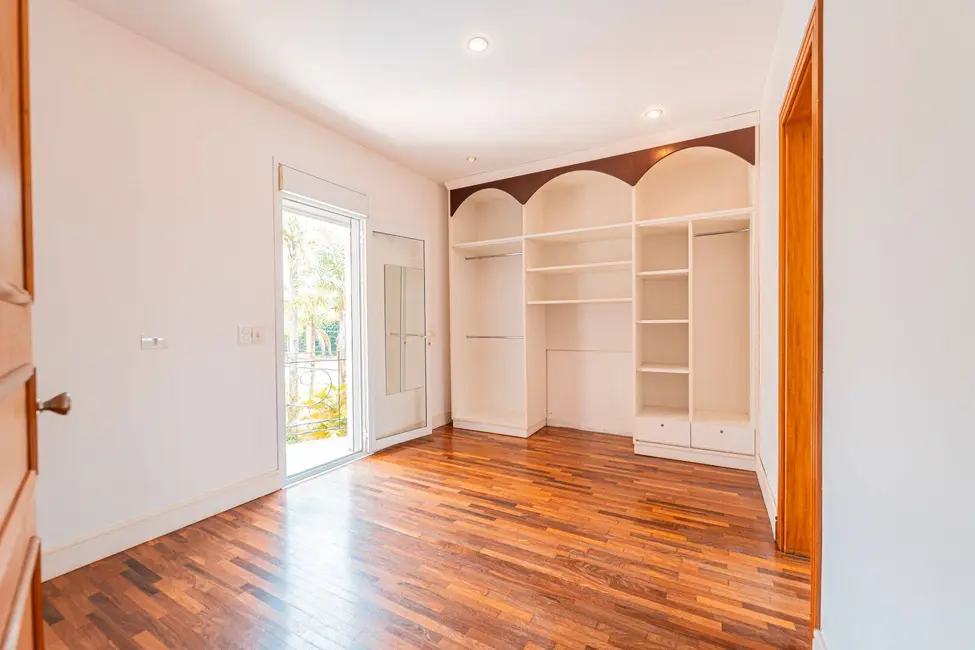 Casa com 5 quartos à venda, 780m2 em Alphaville, Santana De Parnaiba - SP - imagem 5 Foto 5 de Casa com 5 quartos à venda, 780m2 em Alphaville, Santana De Parnaiba - SP