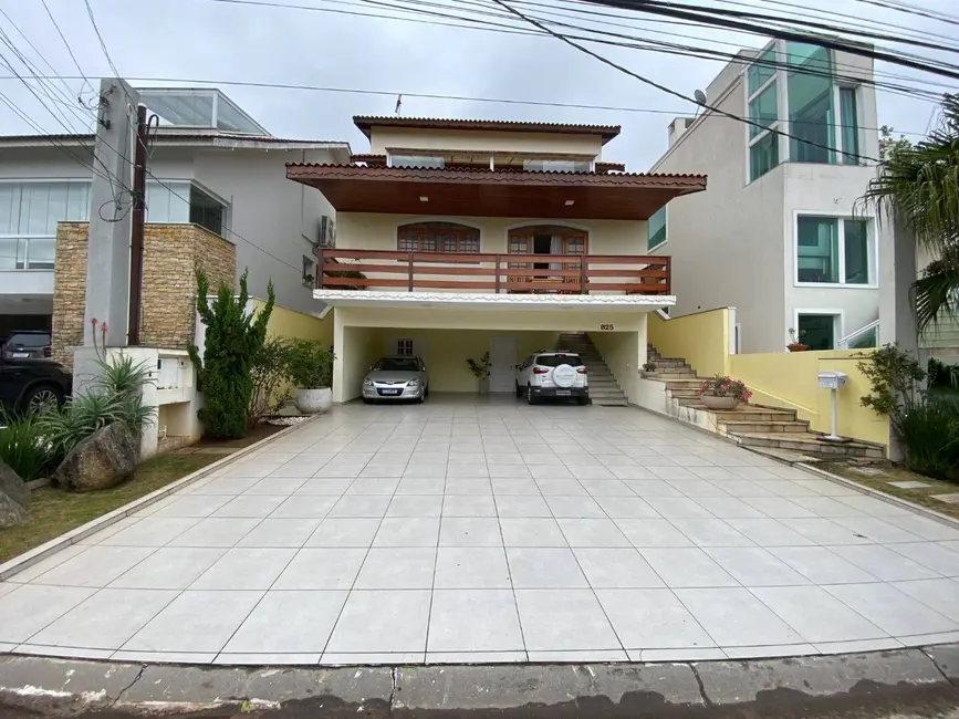 Foto 1 de Casa com 3 quartos à venda, 300m2 em Santana De Parnaiba - SP