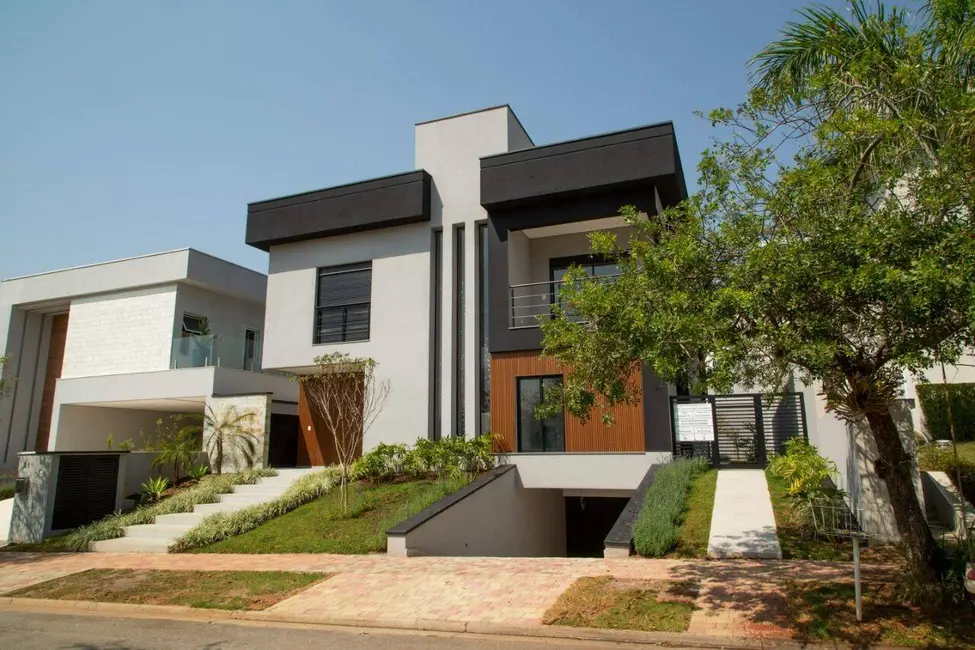 Casa com 5 quartos à venda, 525m2 em Santana De Parnaiba - SP - imagem 1 Foto 1 de Casa com 5 quartos à venda, 525m2 em Santana De Parnaiba - SP