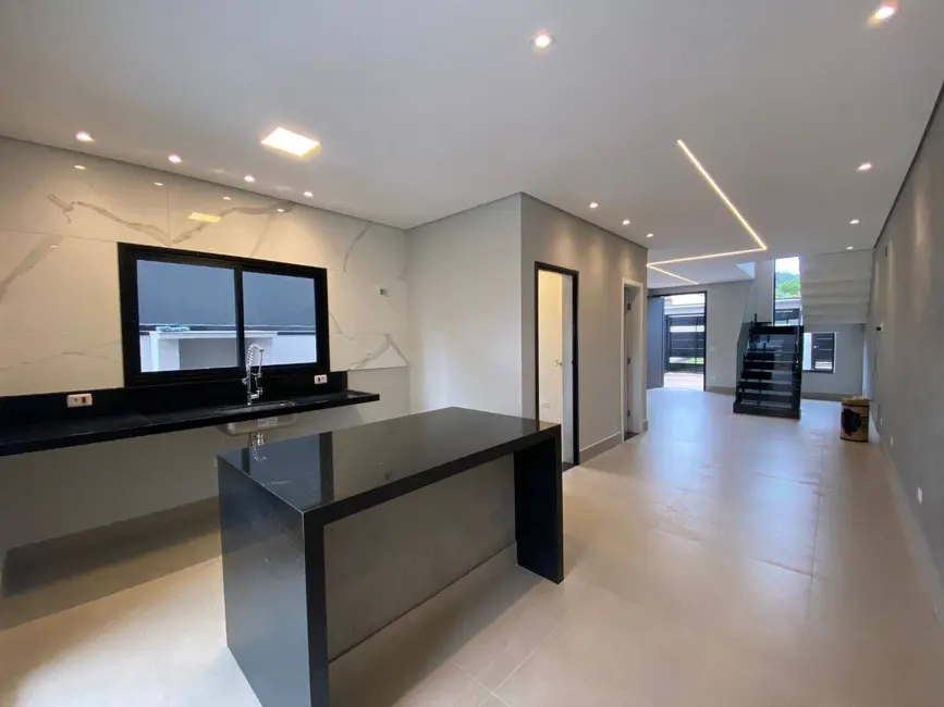 Foto 3 de Casa com 3 quartos à venda, 134m2 em Chácara Jaguari (Fazendinha), Santana De Parnaiba - SP