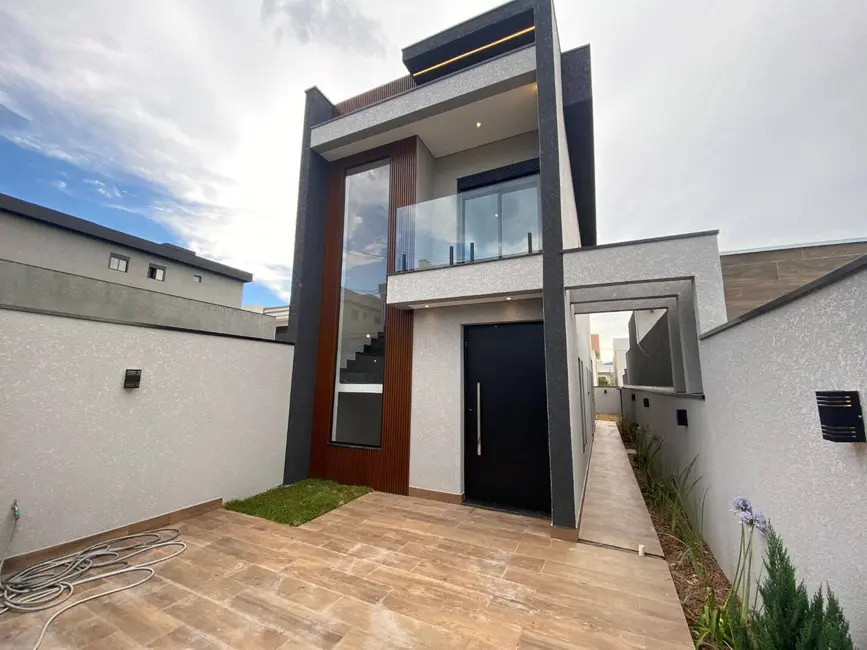 Foto 2 de Casa com 3 quartos à venda, 134m2 em Chácara Jaguari (Fazendinha), Santana De Parnaiba - SP
