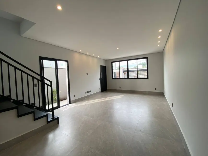 Foto 6 de Casa com 3 quartos à venda, 135m2 em Chácara Jaguari (Fazendinha), Santana De Parnaiba - SP