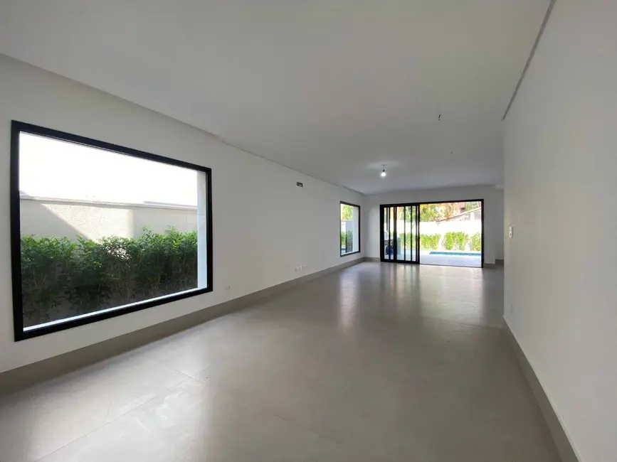 Casa com 4 quartos à venda, 276m2 em Santana De Parnaiba - SP - imagem 5 Foto 5 de Casa com 4 quartos à venda, 276m2 em Santana De Parnaiba - SP