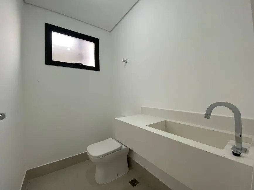 Casa com 4 quartos à venda, 276m2 em Santana De Parnaiba - SP - imagem 4 Foto 4 de Casa com 4 quartos à venda, 276m2 em Santana De Parnaiba - SP