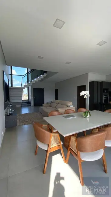 Casa com 3 quartos à venda, 408m2 em Suru, Santana De Parnaiba - SP - imagem 8 Foto 8 de Casa com 3 quartos à venda, 408m2 em Suru, Santana De Parnaiba - SP