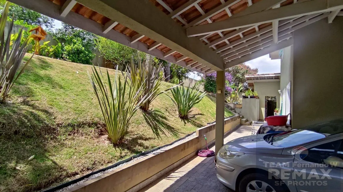 Foto 4 de Casa com 4 quartos à venda, 231m2 em Chácara das Paineiras, Carapicuiba - SP