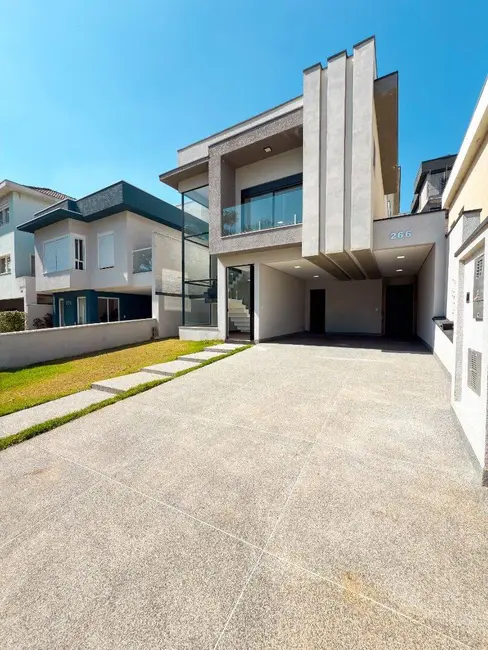Foto 1 de Casa com 3 quartos à venda, 262m2 em Suru, Santana De Parnaiba - SP