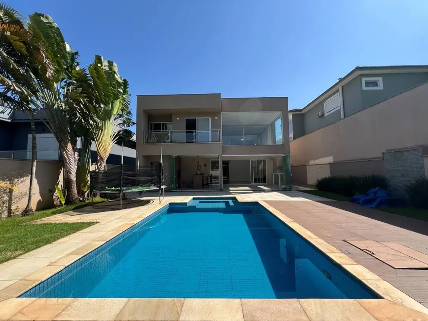 Casa com 3 quartos à venda, 338m2 em Tamboré, Santana De Parnaiba - SP - imagem 1 Foto 1 de Casa com 3 quartos à venda, 338m2 em Tamboré, Santana De Parnaiba - SP