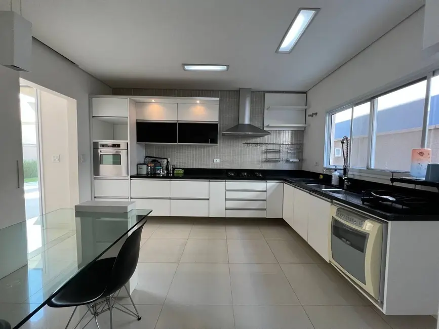 Casa com 3 quartos à venda, 338m2 em Tamboré, Santana De Parnaiba - SP - imagem 8 Foto 8 de Casa com 3 quartos à venda, 338m2 em Tamboré, Santana De Parnaiba - SP