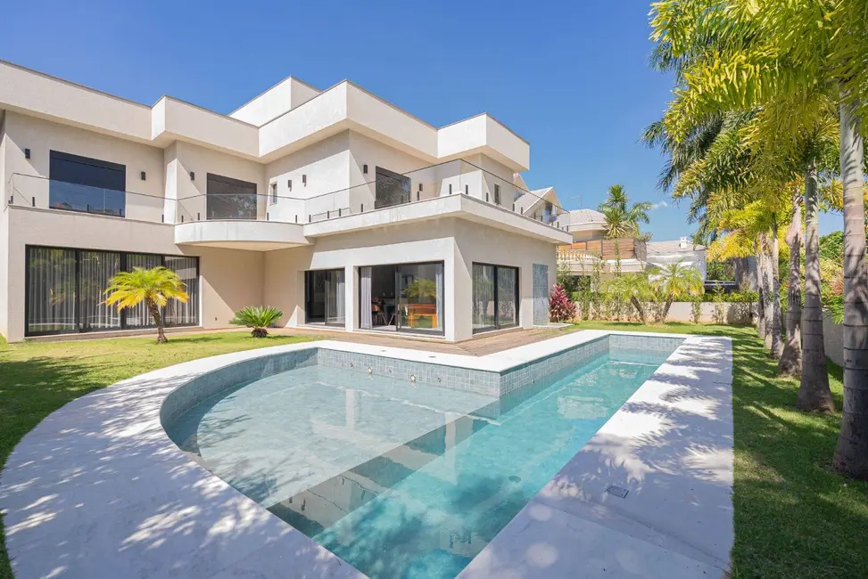 Foto 2 de Casa com 5 quartos à venda e para alugar, 780m2 em Santana De Parnaiba - SP