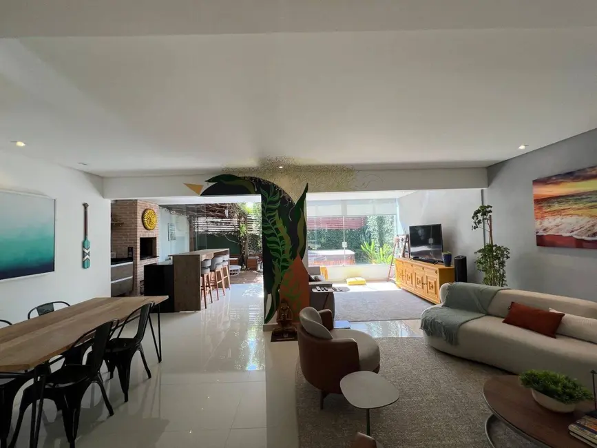 Casa com 5 quartos à venda, 180m2 em Tamboré, Santana De Parnaiba - SP - imagem 3 Foto 3 de Casa com 5 quartos à venda, 180m2 em Tamboré, Santana De Parnaiba - SP