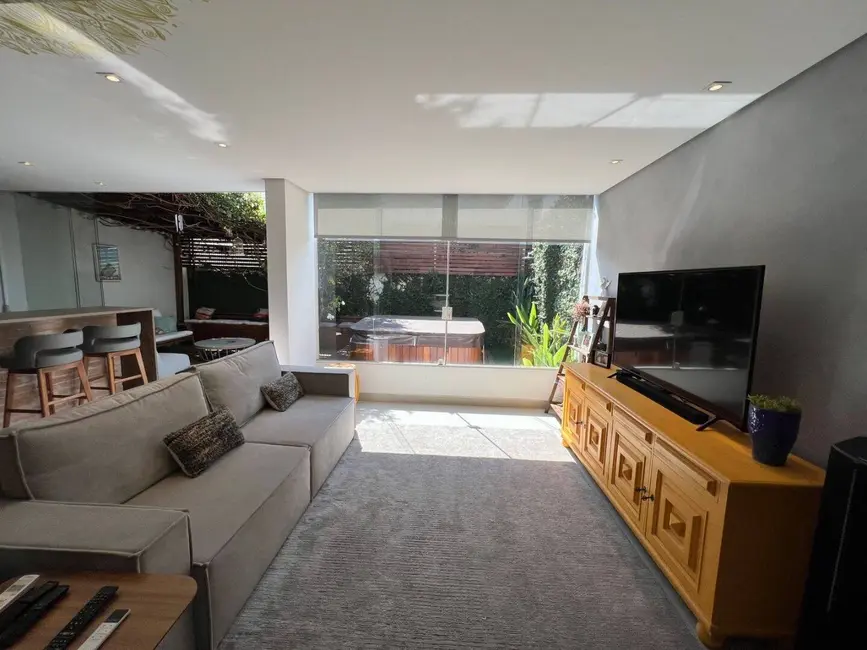 Casa com 5 quartos à venda, 180m2 em Tamboré, Santana De Parnaiba - SP - imagem 5 Foto 5 de Casa com 5 quartos à venda, 180m2 em Tamboré, Santana De Parnaiba - SP
