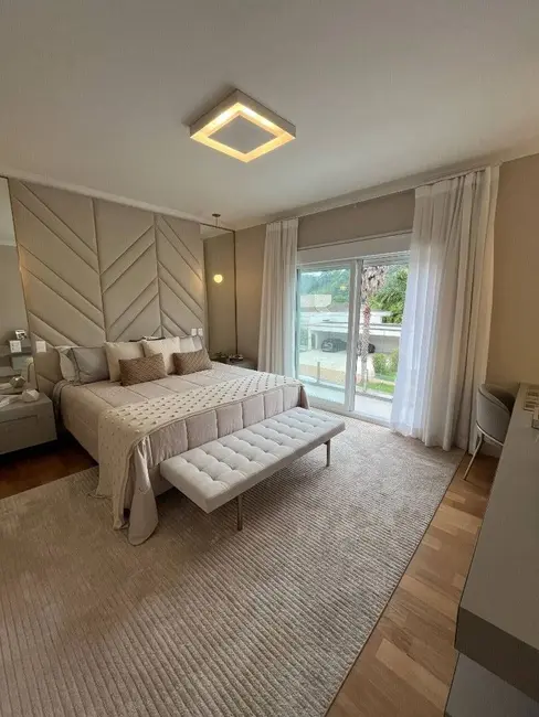 Casa com 5 quartos à venda, 333m2 em Santana De Parnaiba - SP - imagem 9 Foto 9 de Casa com 5 quartos à venda, 333m2 em Santana De Parnaiba - SP