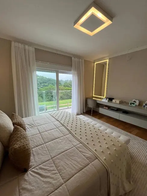 Casa com 5 quartos à venda, 333m2 em Santana De Parnaiba - SP - imagem 8 Foto 8 de Casa com 5 quartos à venda, 333m2 em Santana De Parnaiba - SP