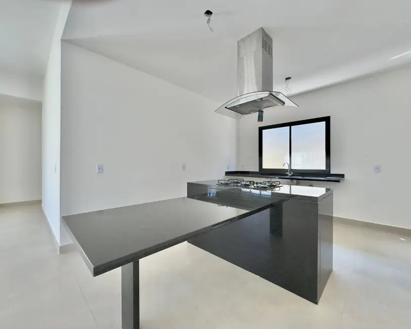 Casa com 3 quartos à venda, 245m2 em Jardim Colibri, Cotia - SP - imagem 6 Foto 6 de Casa com 3 quartos à venda, 245m2 em Jardim Colibri, Cotia - SP