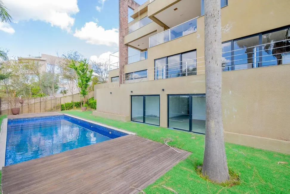Casa com 5 quartos à venda, 1177m2 em Alphaville, Santana De Parnaiba - SP - imagem 2 Foto 2 de Casa com 5 quartos à venda, 1177m2 em Alphaville, Santana De Parnaiba - SP