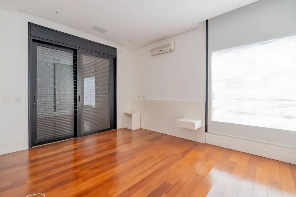 Casa com 5 quartos à venda, 1177m2 em Alphaville, Santana De Parnaiba - SP - imagem 5 Foto 5 de Casa com 5 quartos à venda, 1177m2 em Alphaville, Santana De Parnaiba - SP