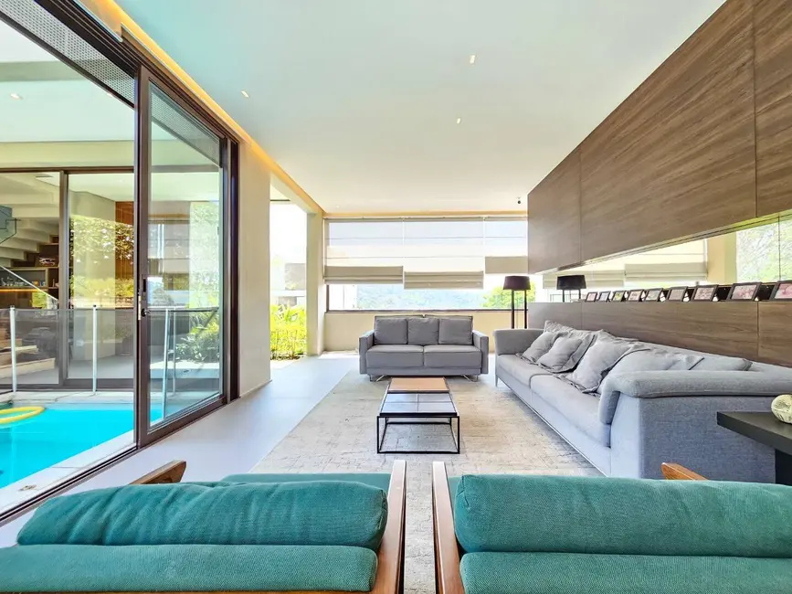 Casa com 4 quartos à venda, 440m2 em Tamboré, Santana De Parnaiba - SP - imagem 8 Foto 8 de Casa com 4 quartos à venda, 440m2 em Tamboré, Santana De Parnaiba - SP