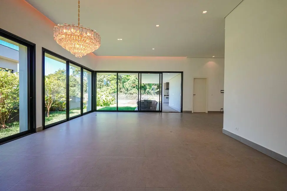 Casa com 3 quartos à venda, 332m2 em Granja Viana, Cotia - SP - imagem 8 Foto 8 de Casa com 3 quartos à venda, 332m2 em Granja Viana, Cotia - SP