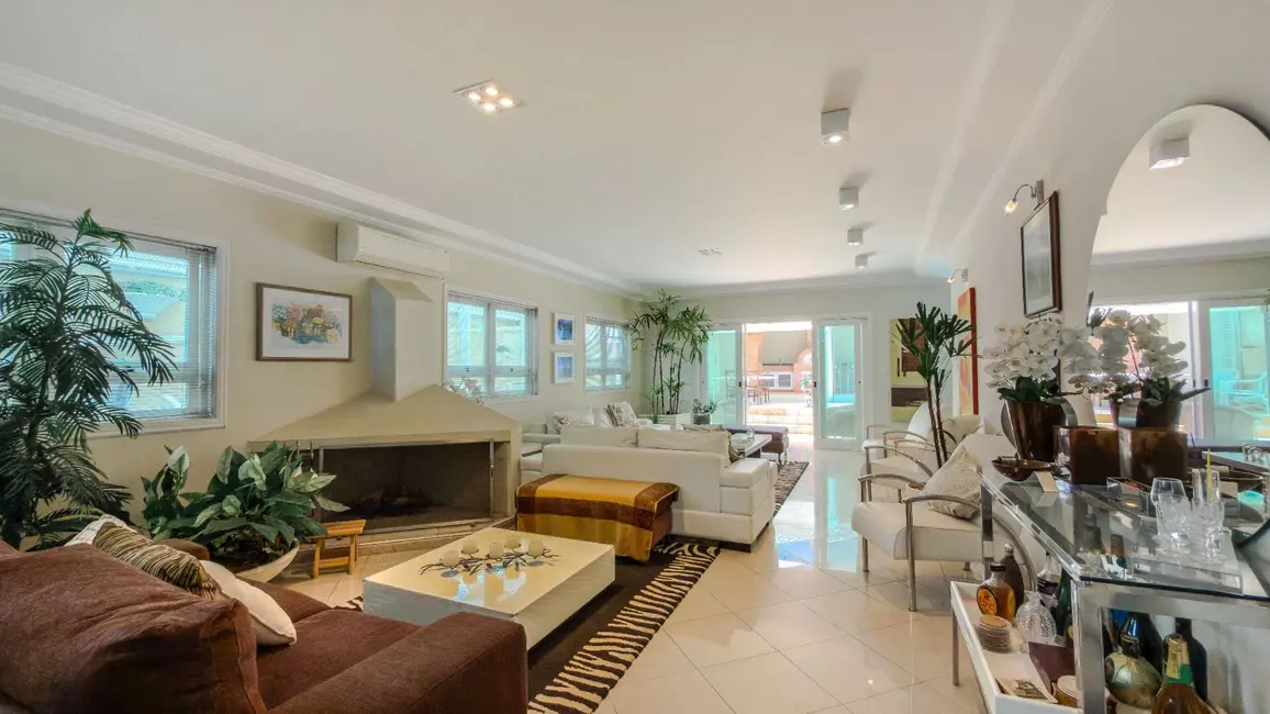 Foto 1 de Casa com 4 quartos à venda, 377m2 em Santana De Parnaiba - SP