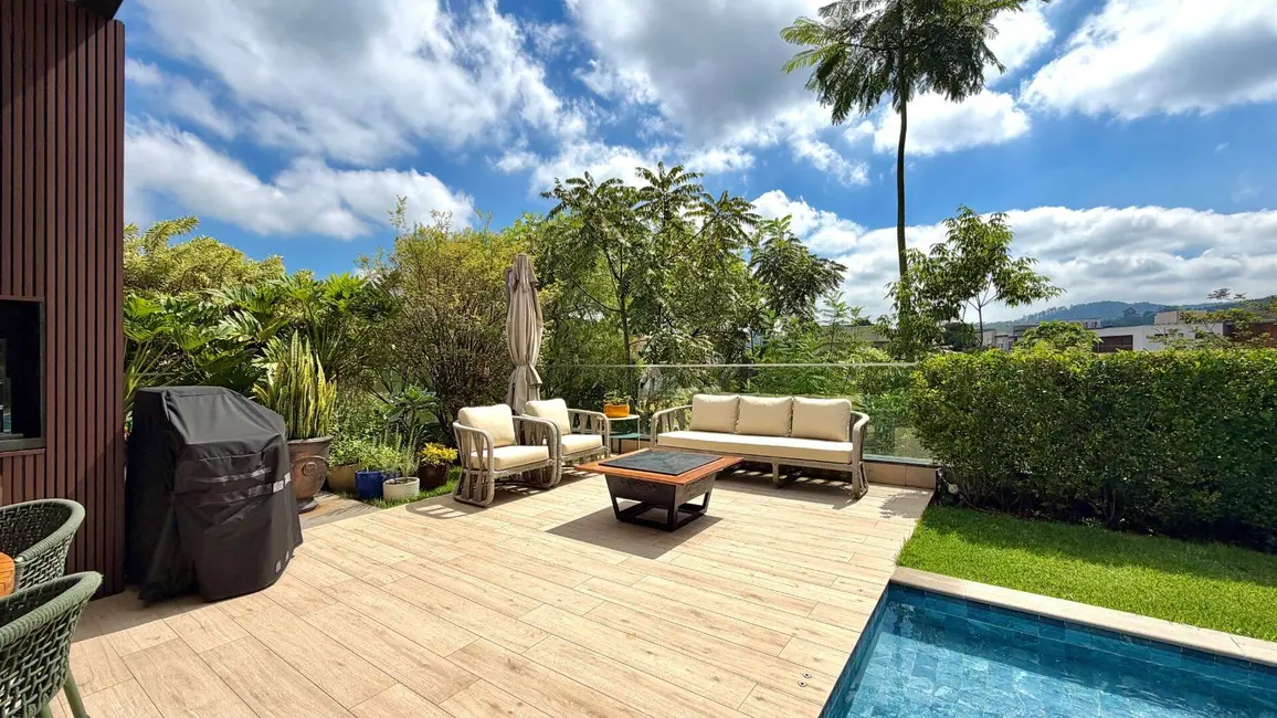 Casa com 4 quartos à venda, 430m2 em Tamboré, Santana De Parnaiba - SP - imagem 3 Foto 3 de Casa com 4 quartos à venda, 430m2 em Tamboré, Santana De Parnaiba - SP