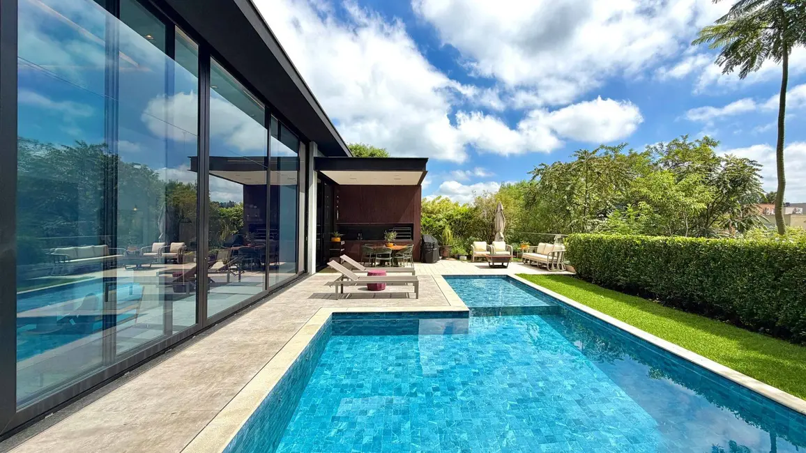 Casa com 4 quartos à venda, 430m2 em Tamboré, Santana De Parnaiba - SP - imagem 2 Foto 2 de Casa com 4 quartos à venda, 430m2 em Tamboré, Santana De Parnaiba - SP