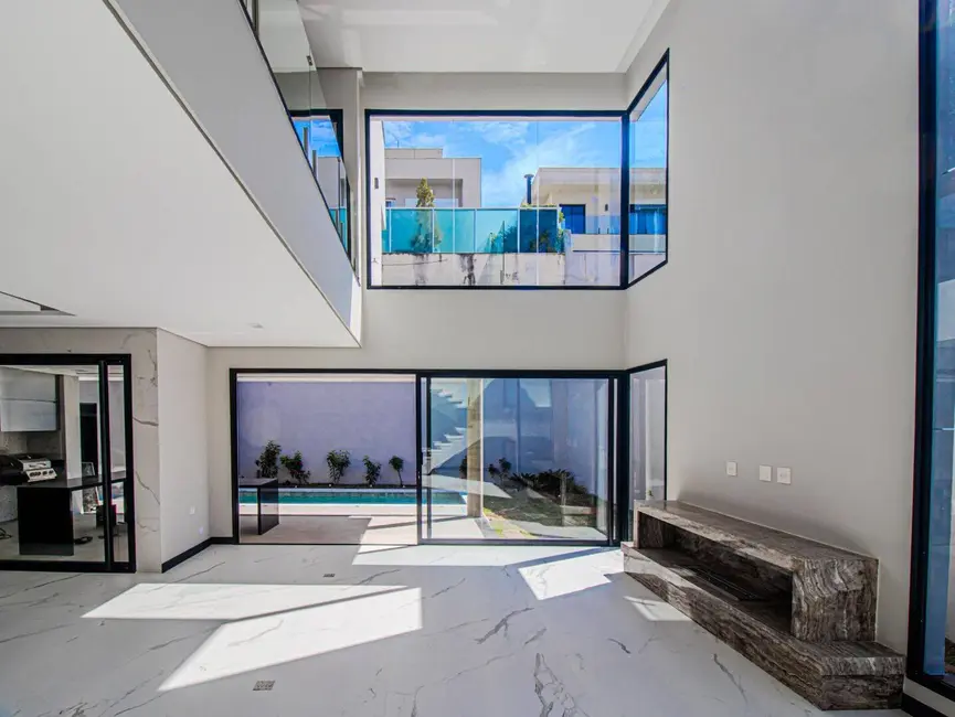 Foto 3 de Casa com 4 quartos à venda, 423m2 em Santana De Parnaiba - SP