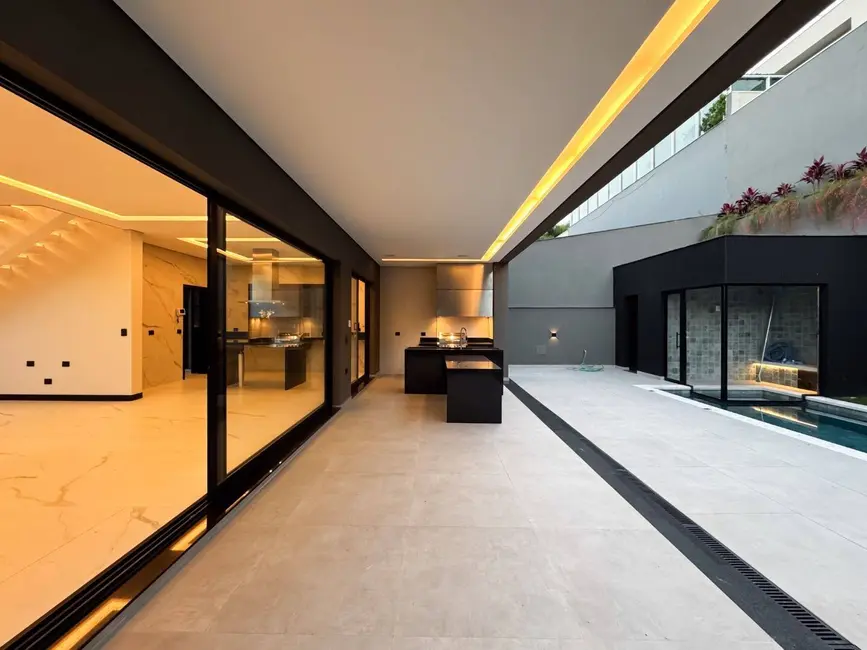 Casa com 4 quartos à venda, 361m2 em Santana De Parnaiba - SP - imagem 7 Foto 7 de Casa com 4 quartos à venda, 361m2 em Santana De Parnaiba - SP