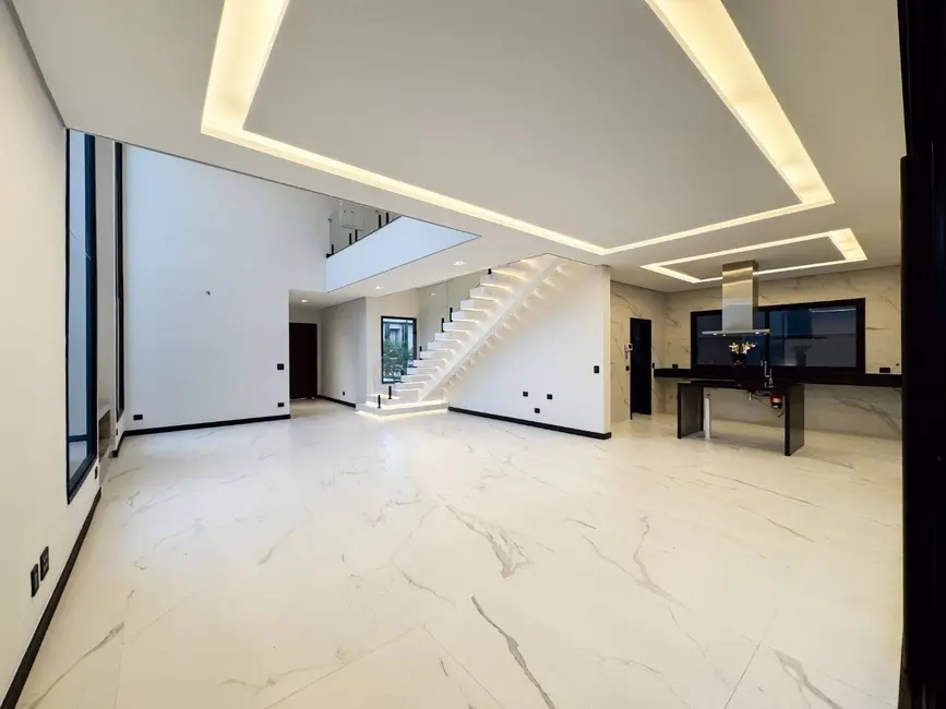 Casa com 4 quartos à venda, 361m2 em Santana De Parnaiba - SP - imagem 1 Foto 1 de Casa com 4 quartos à venda, 361m2 em Santana De Parnaiba - SP