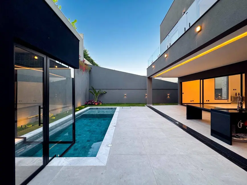 Casa com 4 quartos à venda, 361m2 em Santana De Parnaiba - SP - imagem 4 Foto 4 de Casa com 4 quartos à venda, 361m2 em Santana De Parnaiba - SP