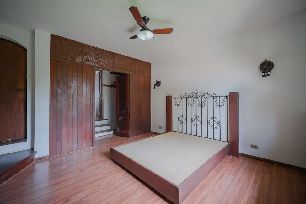 Foto 9 de Casa com 6 quartos à venda, 490m2 em Chácara Represinha, Cotia - SP