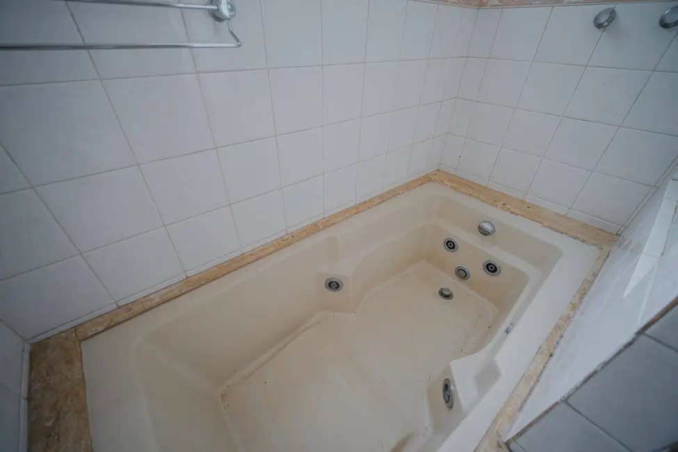 Foto 4 de Casa com 6 quartos à venda, 490m2 em Chácara Represinha, Cotia - SP