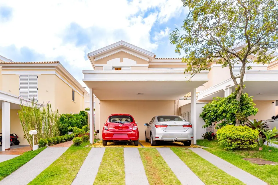 Foto 1 de Casa com 3 quartos à venda, 160m2 em Santana De Parnaiba - SP