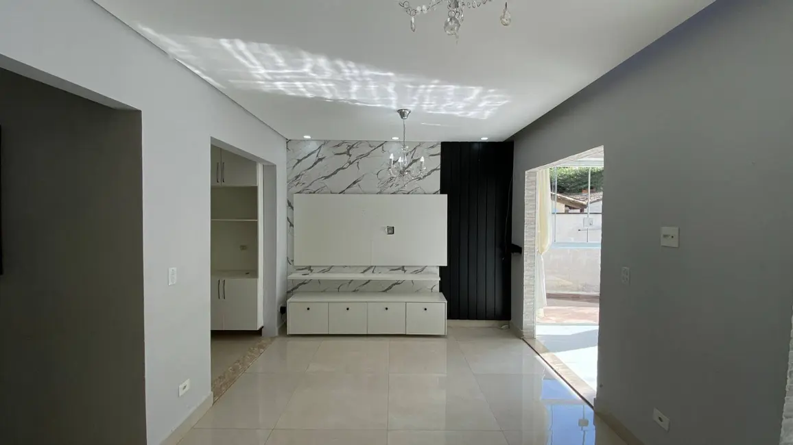 Casa com 3 quartos à venda, 100m2 em Parque Rincão, Cotia - SP - imagem 2 Foto 2 de Casa com 3 quartos à venda, 100m2 em Parque Rincão, Cotia - SP