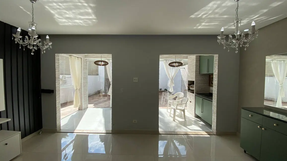 Casa com 3 quartos à venda, 100m2 em Parque Rincão, Cotia - SP - imagem 3 Foto 3 de Casa com 3 quartos à venda, 100m2 em Parque Rincão, Cotia - SP