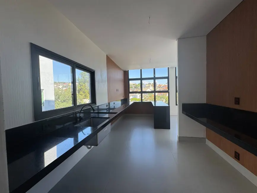 Casa com 4 quartos à venda, 437m2 em Santana De Parnaiba - SP - imagem 6 Foto 6 de Casa com 4 quartos à venda, 437m2 em Santana De Parnaiba - SP